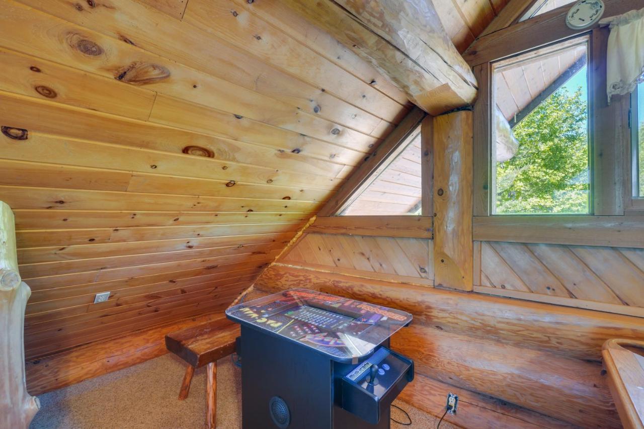 Smoky Mountain Vacation Rental Cabin With Hot Tub! แกตลิงเบิร์ก ภายนอก รูปภาพ