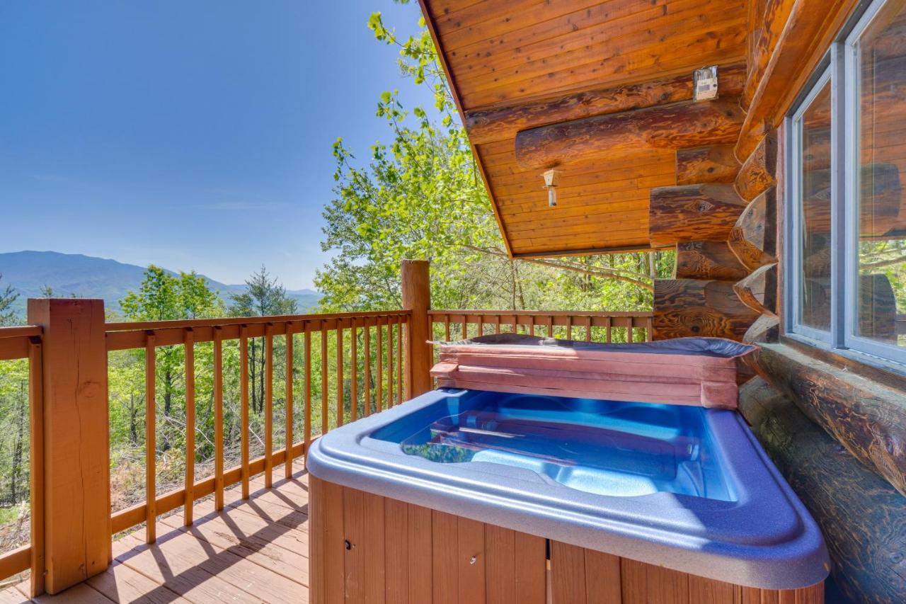Smoky Mountain Vacation Rental Cabin With Hot Tub! แกตลิงเบิร์ก ภายนอก รูปภาพ