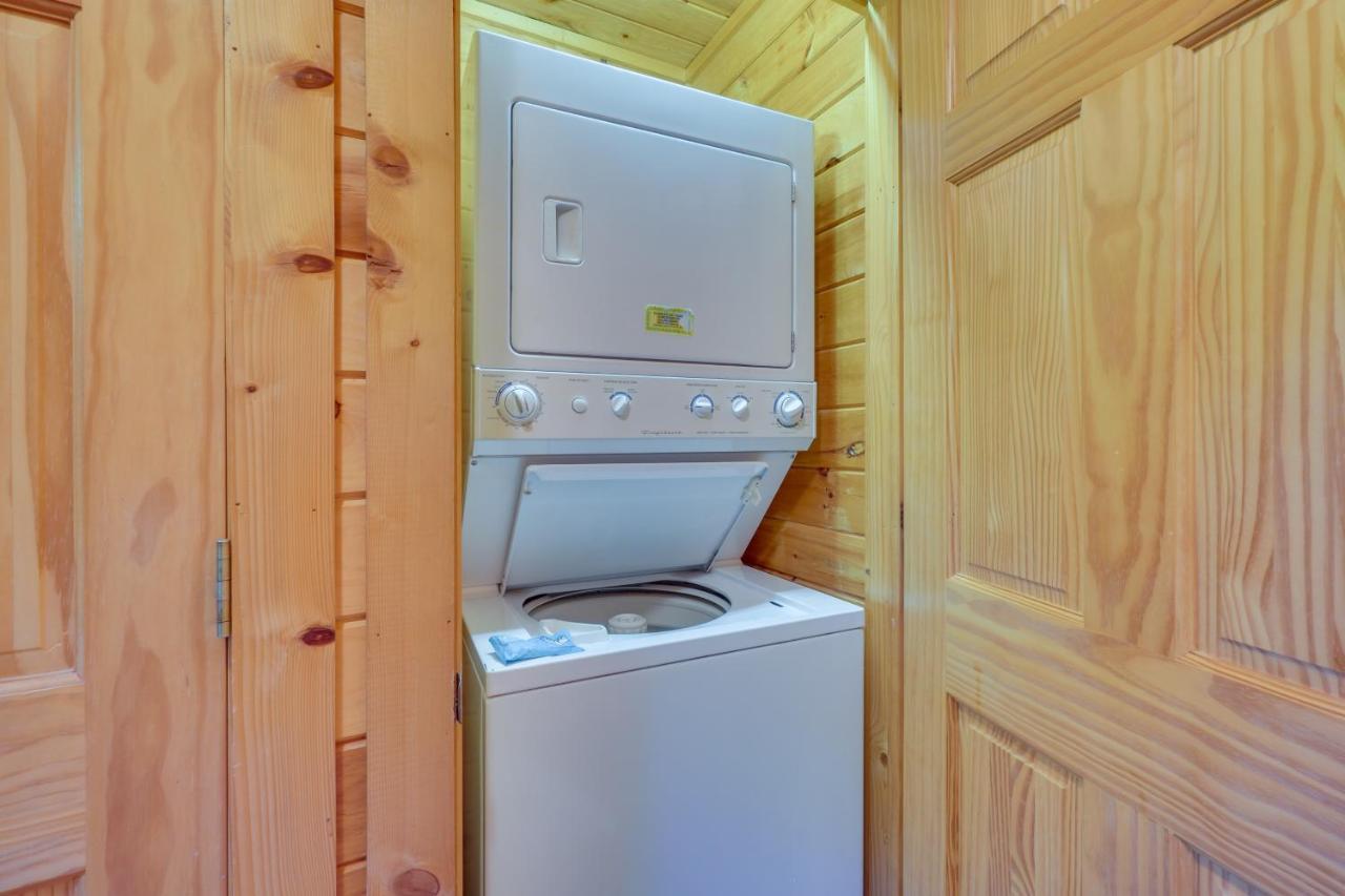 Smoky Mountain Vacation Rental Cabin With Hot Tub! แกตลิงเบิร์ก ภายนอก รูปภาพ